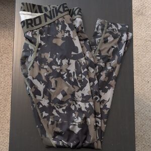 Nike Men's Leggings - Black and Green Camo
